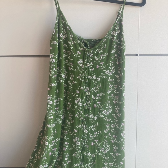 Green dress - Picture 7 of 7